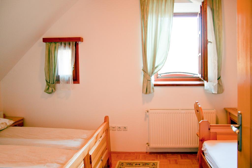 Farm Stay Bukovje Ljubno ภายนอก รูปภาพ